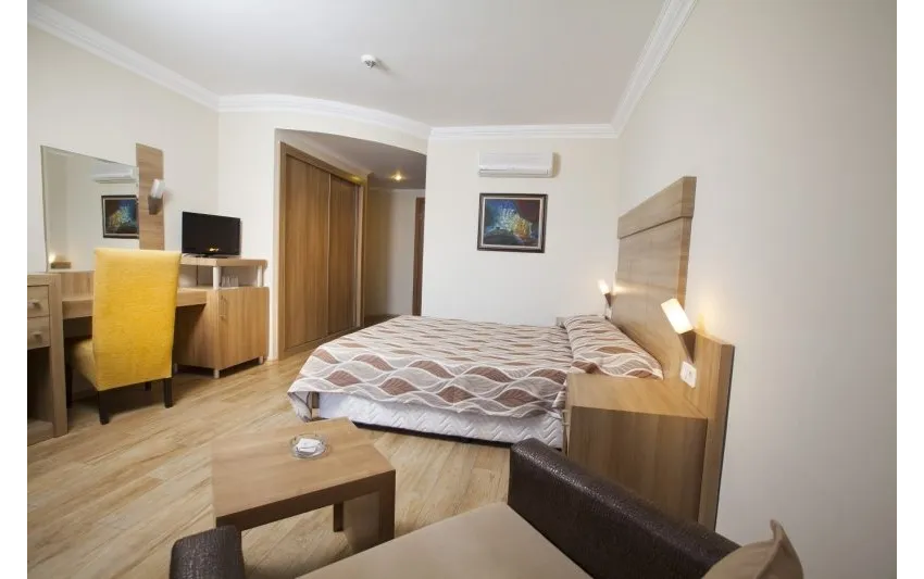 Club Side Coast Hotel 4*-4