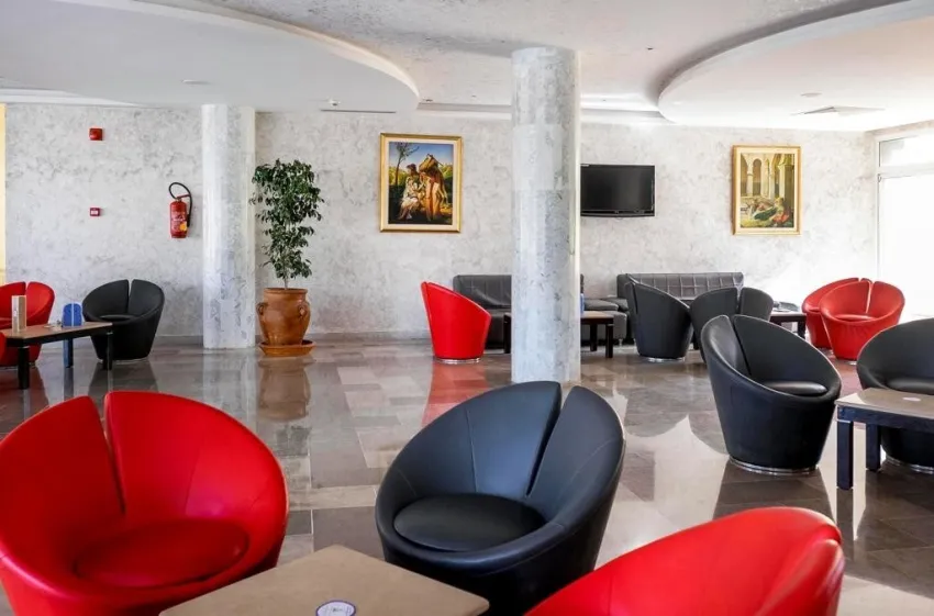 HOUDA YASMINE HAMMAMET  4*-7