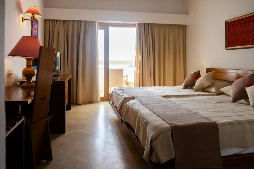 THE ORANGERS BEACH RESORT & BUNGALOWS  4*-21