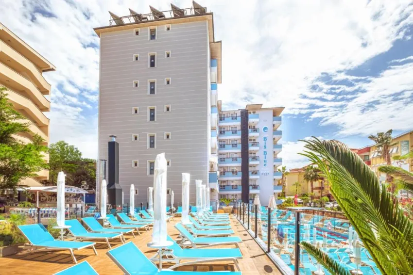 CLUB BIG BLUE SUITE HOTEL  4*-30