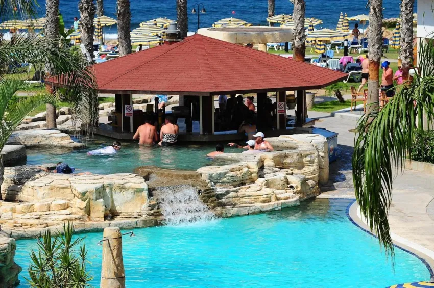 Leonardo Cypria Bay 4*-8