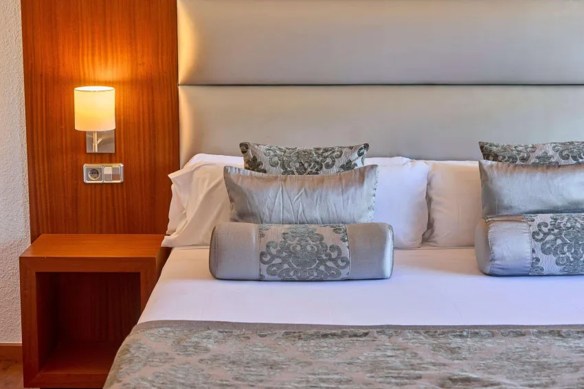 Zafiro Rey Don Jaime 4*-12