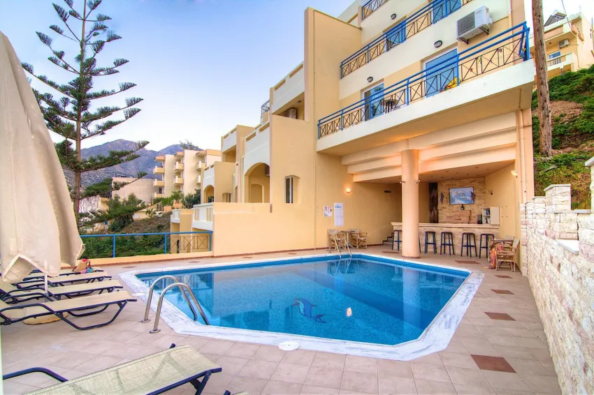 ATHINA APARTMENTS 3*-11