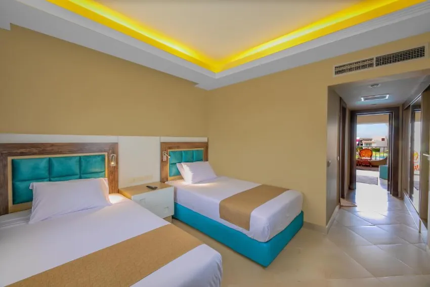 TITANIC RESORT & AQUAPARK  4*-17