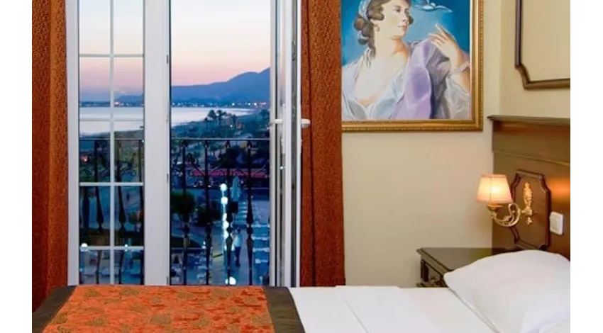 ANTIQUE ROMAN PALACE (ADULTS ONLY 16+)  5*-5