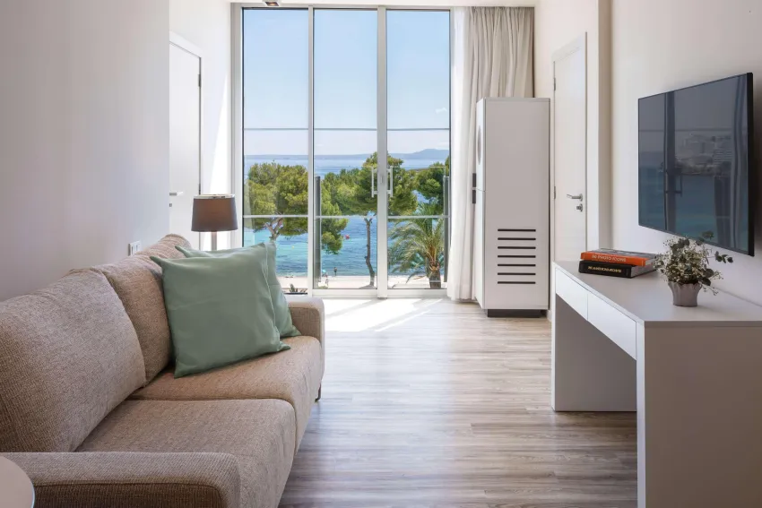 Melia South Beach 4*-330