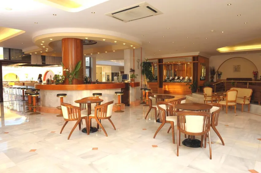 Vantaris Palace 4*-8