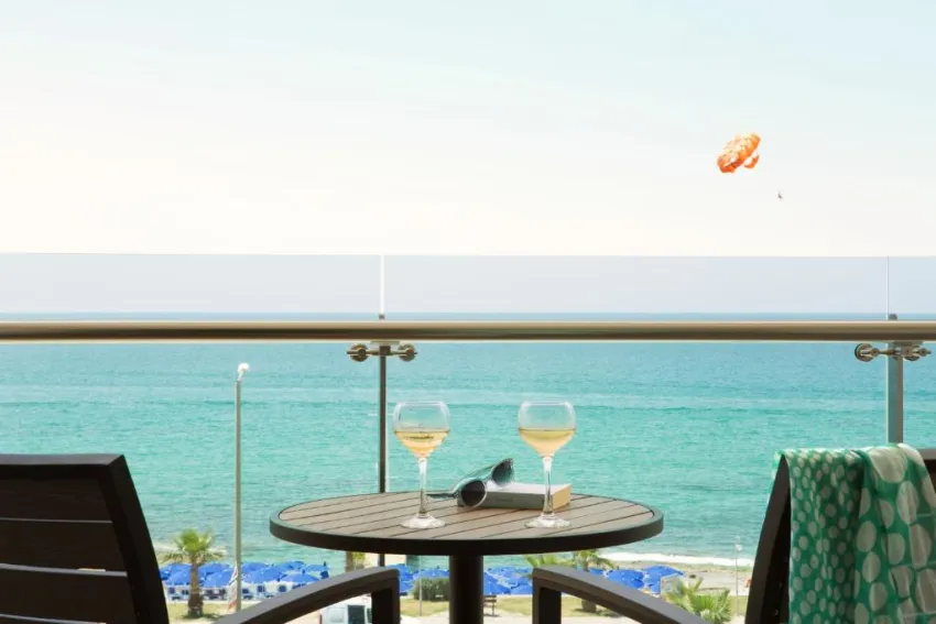SUNPRIME C LOUNGE (ADULTS ONLY 16+)  5*-10
