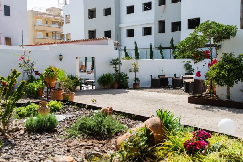 Petit Garden Hotel by Flacalco 3*-3