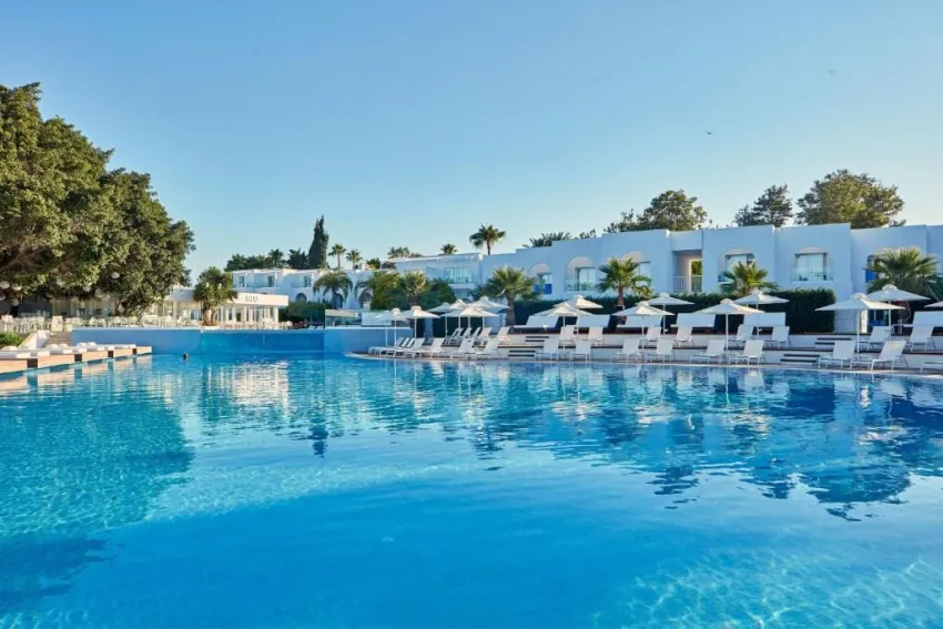 So White Club Resort 4*-6