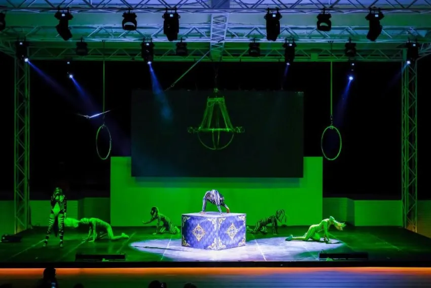 RUBI PLATINUM SIGN  5*-15