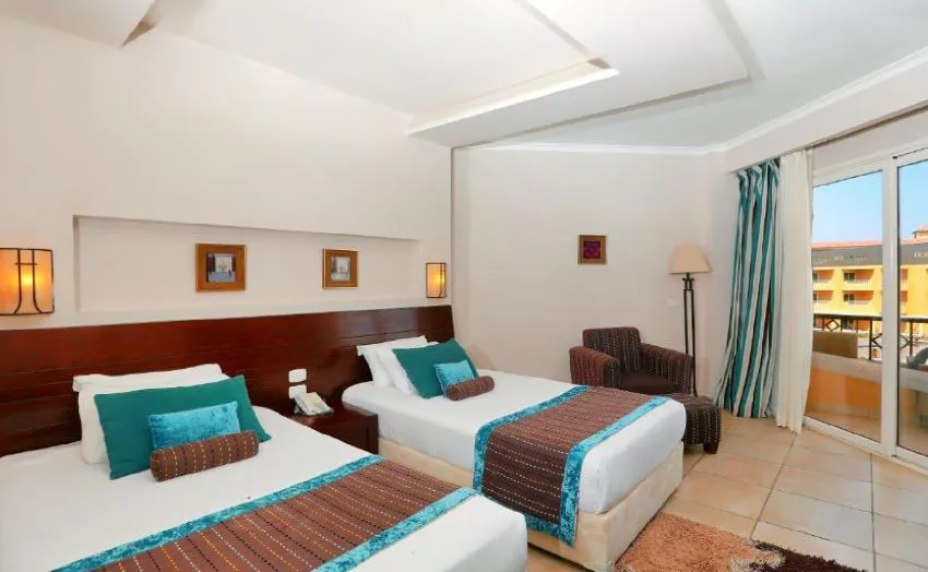 AMWAJ BEACH CLUB ABU SOMA  4*-15