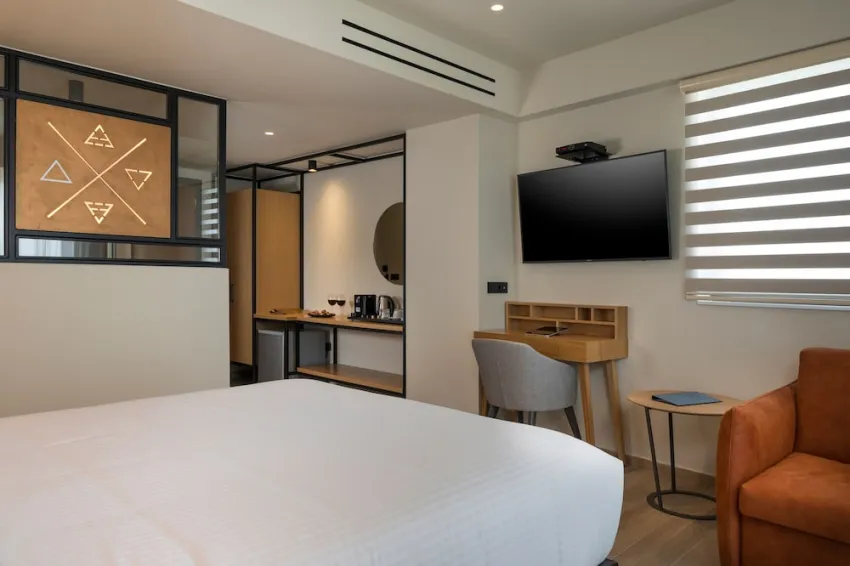 Hyperion City Hotel 4*-68