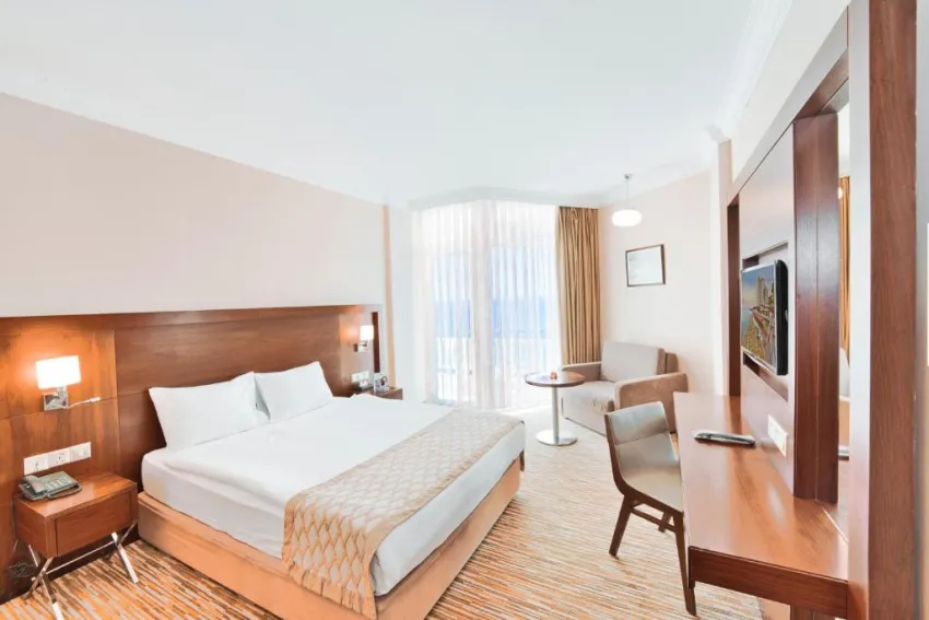 SALAMIS BAY CONTI HOTEL & CASINO  5*-15