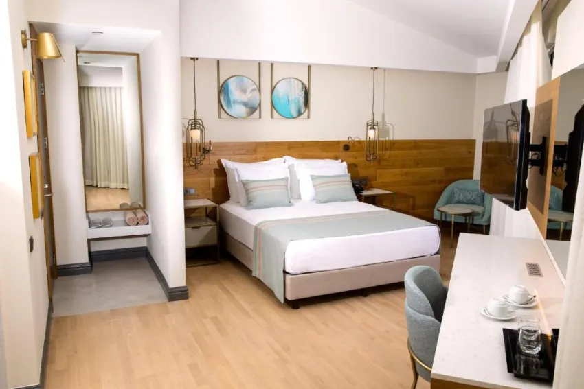 MIRAMARE BEACH HOTEL  5*-56