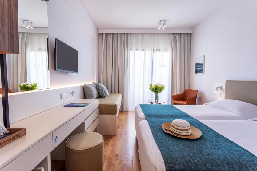 Louis Phaethon Beach 4*-5