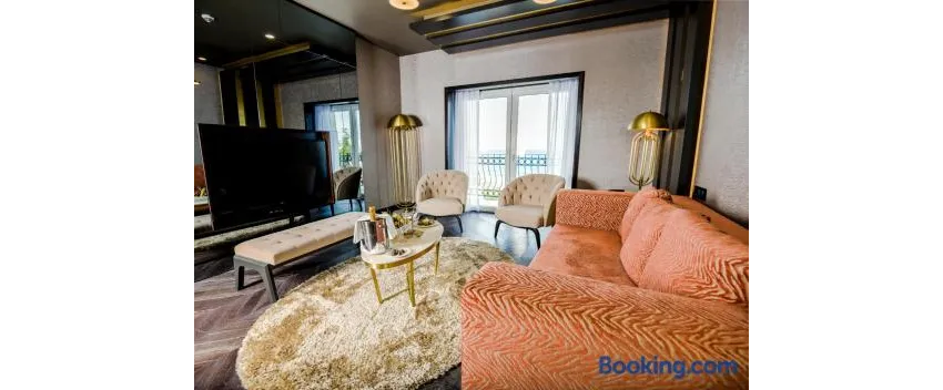 Rocks Hotel & Casino 5*-5