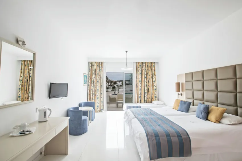 Odessa Hotel 4*-4
