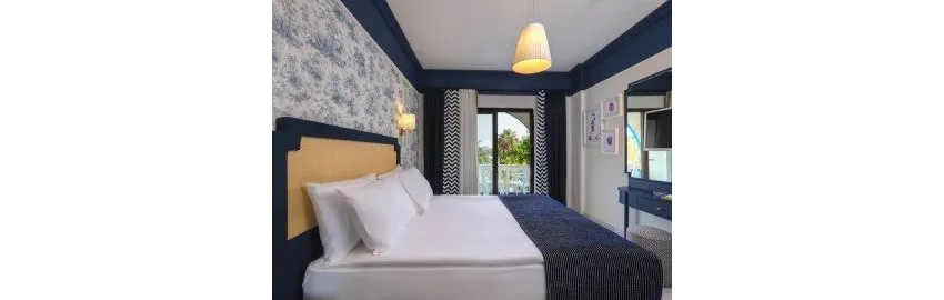 Utopia Beach Club 5*-11