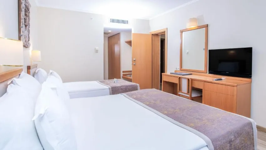 MIRAMARE QUEEN HOTEL  4*-17