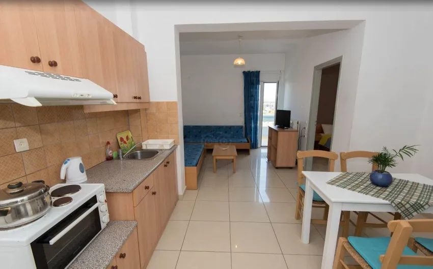 Eleni Palace Apts 3*-6
