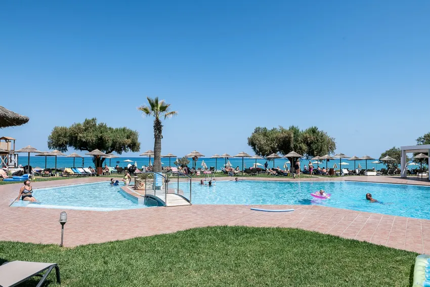 Geraniotis Beach Hotel 4*-8