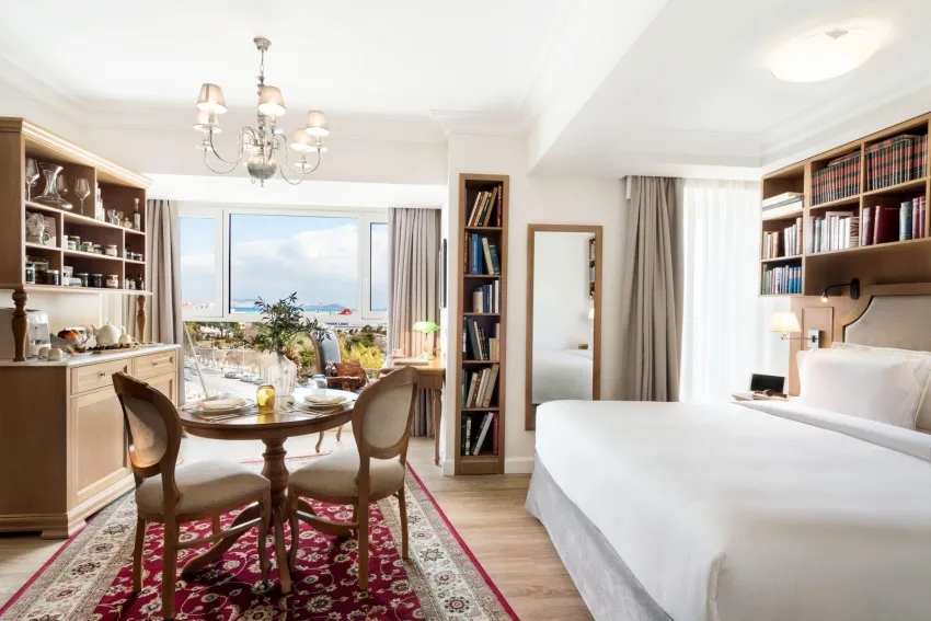 Legacy Gastro Suites 5*-4