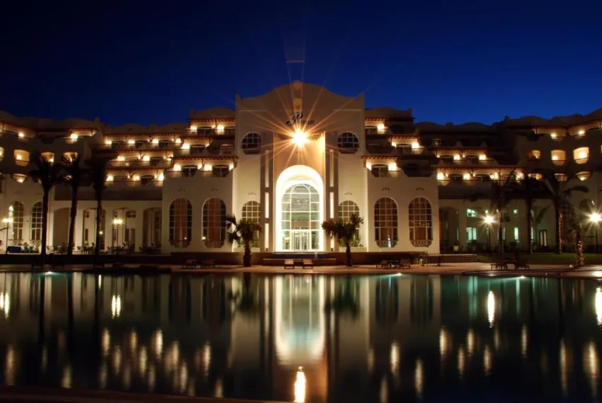 ROYAL LAGOONS RESORT & AQUA PARK  4*-5