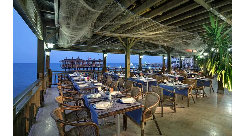 CRYSTAL FLORA BEACH RESORT & SPA  5*-18