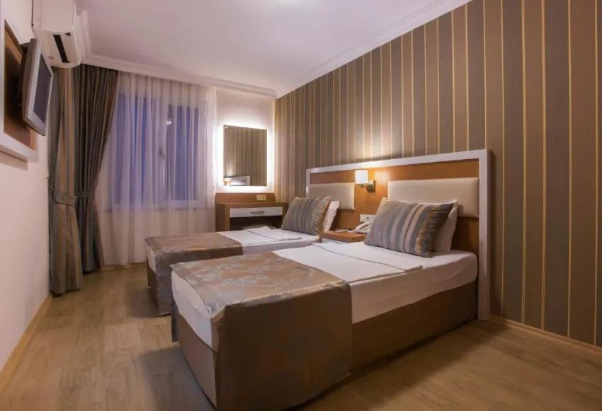 LONICERA CITY KLEOPATRA  3*-30
