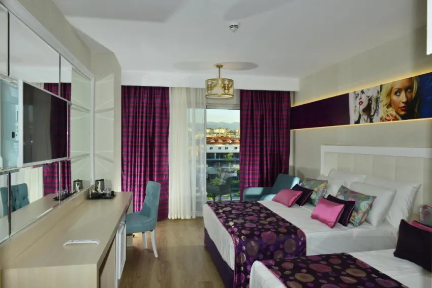 AZURA DELUXE RESORT & SPA HOTEL  5*-12