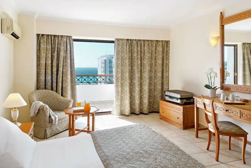 Canvas by Mitsis Petit Palais 4*-9