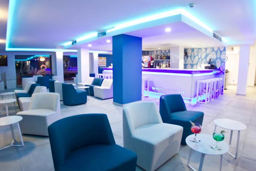 Hotel Triton Beach 4*-100