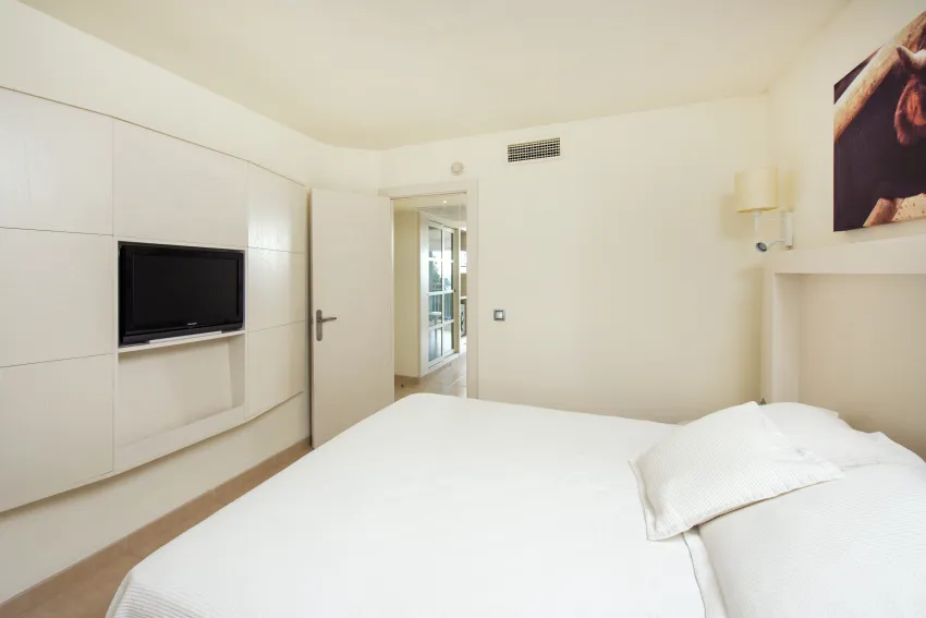 Iberostar Waves Club Cala Barca 4*-342