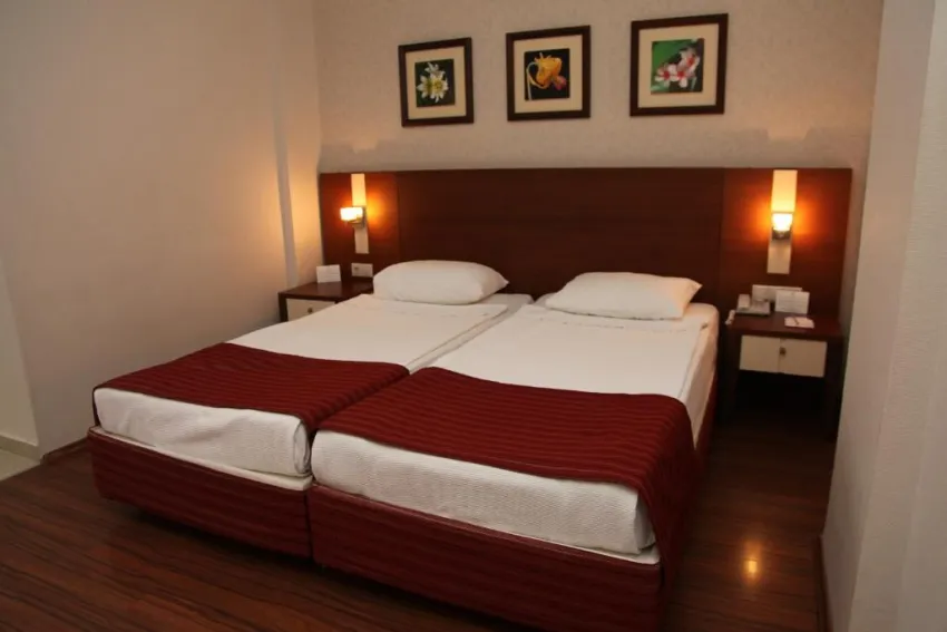 QUEENS PARK LE JARDIN HOTEL  5*-15