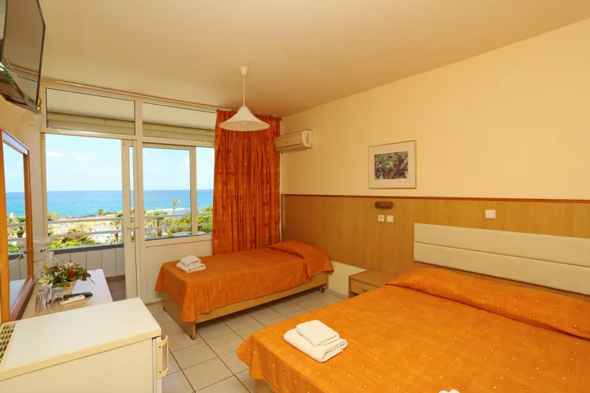 Eri Beach 4*-12