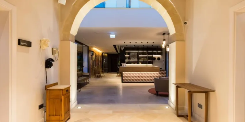 Hotel Indigo Larnaca (Adults Only) 4*-4