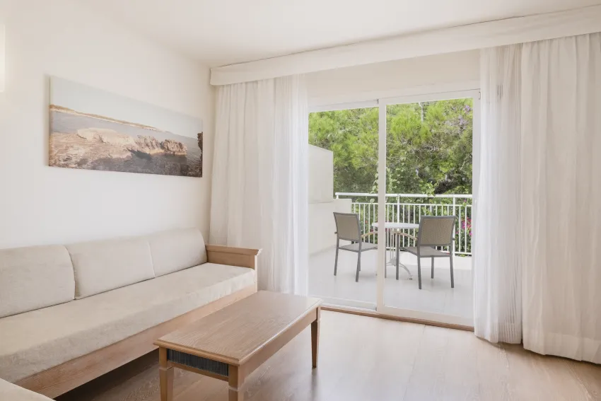 Iberostar Waves Club Cala Barca 4*-73