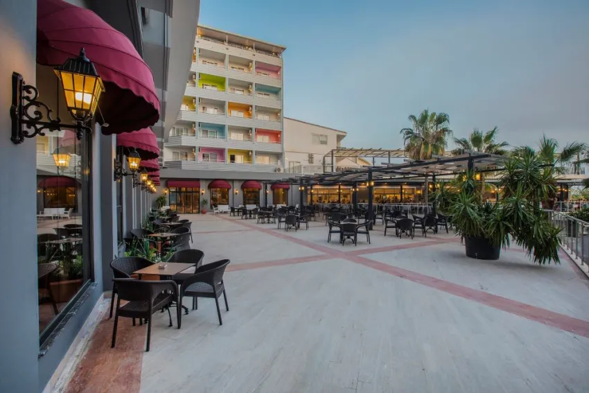 MERIDIA BEACH HOTEL  5*-9