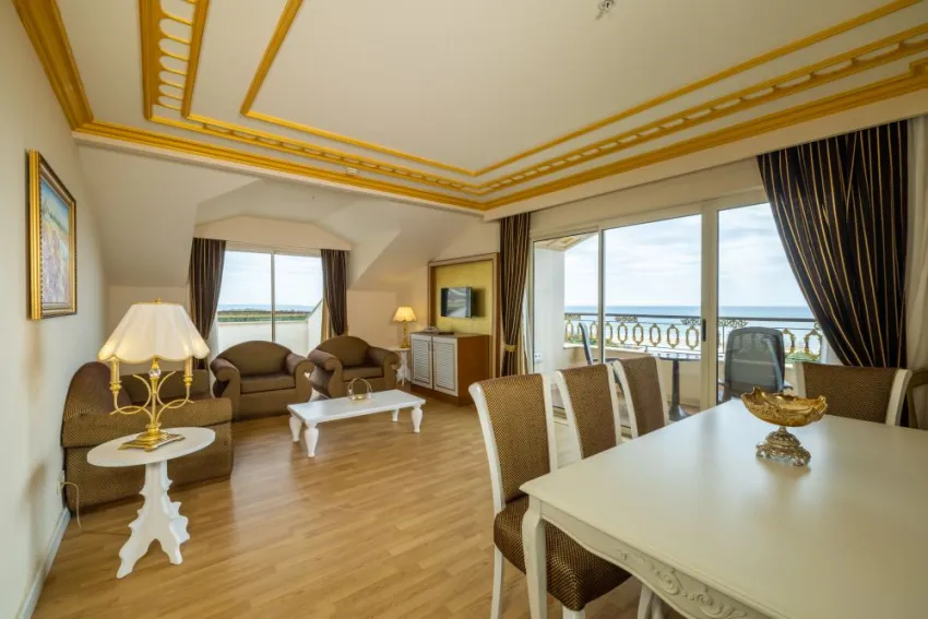 DIAMOND EXCELLENCE RESORT SPA (EX. CRYSTAL PALACE)  5*-66