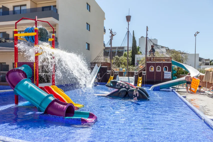 Zafiro Palmanova -51