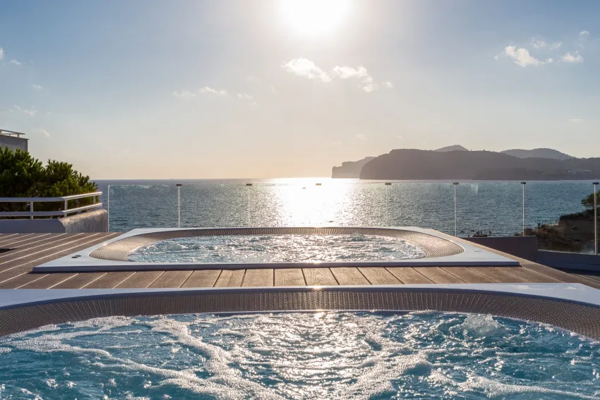 Fergus Cala Blanca Suites 4*-5