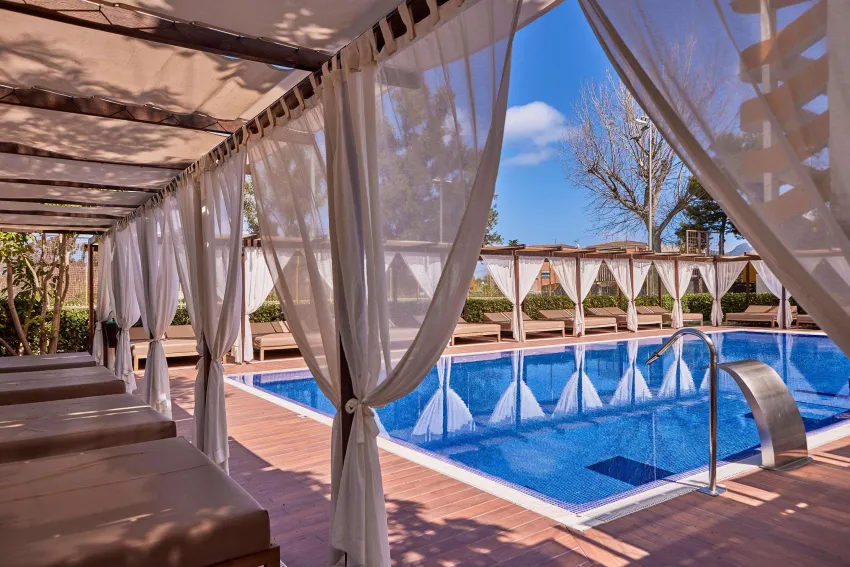 Zafiro Tropic 4*-109