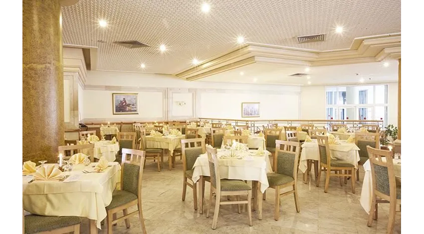 EL MOURADI EL MENZAH  4*-11