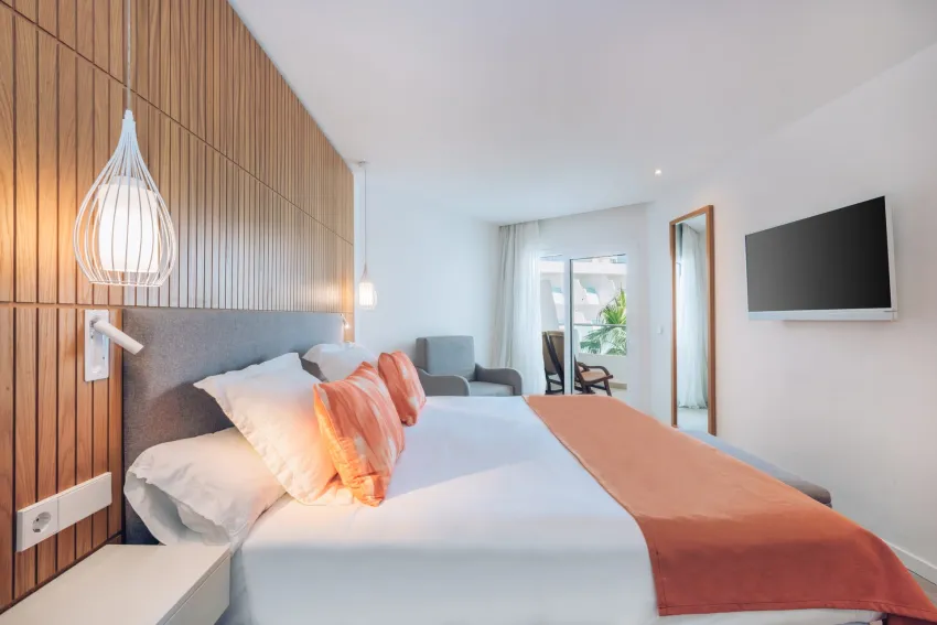 Iberostar Waves Playa de Muro 4*-24