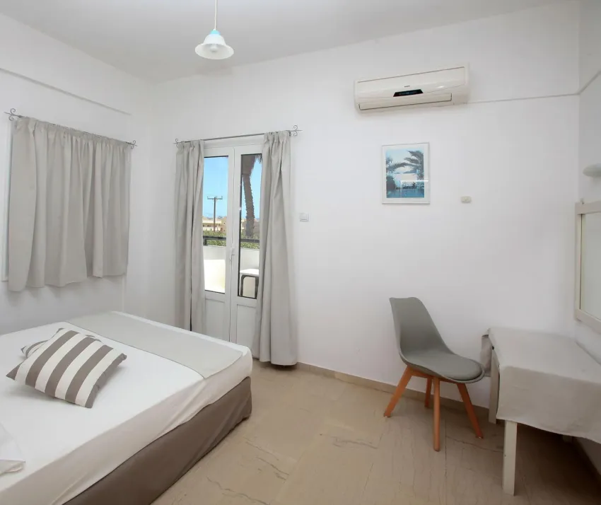 Iraklis Apts 3*-15