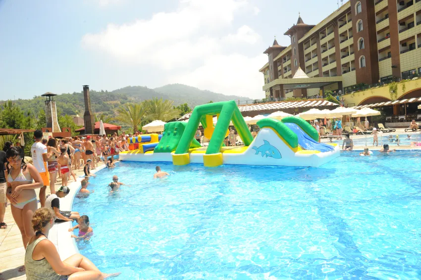 Utopia World Hotel 5*-60