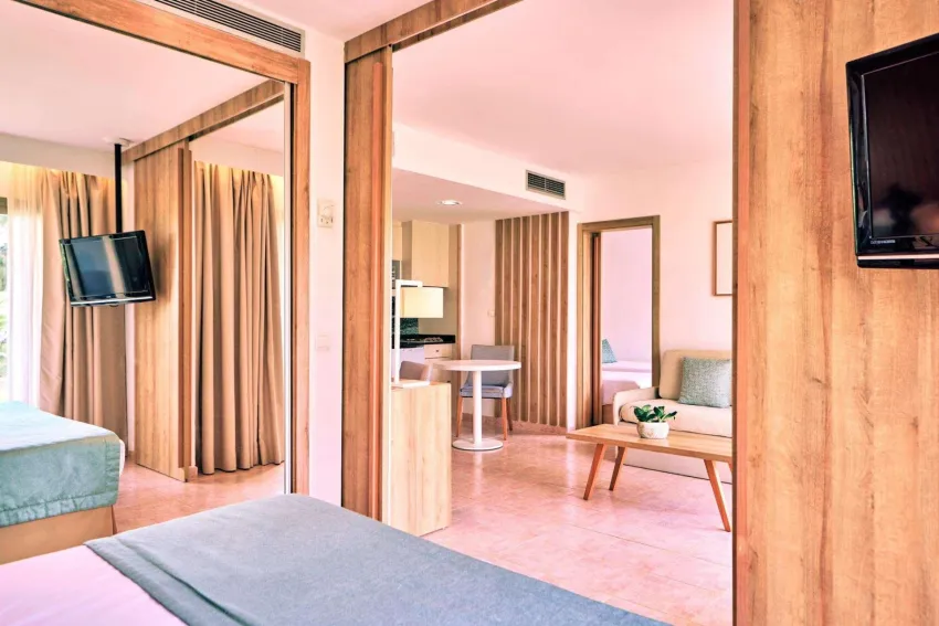 Zafiro Palmanova -24