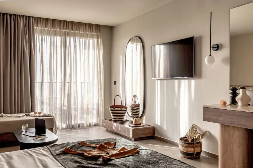 Elios Hill Sun-Kissed Happiness 5*-15