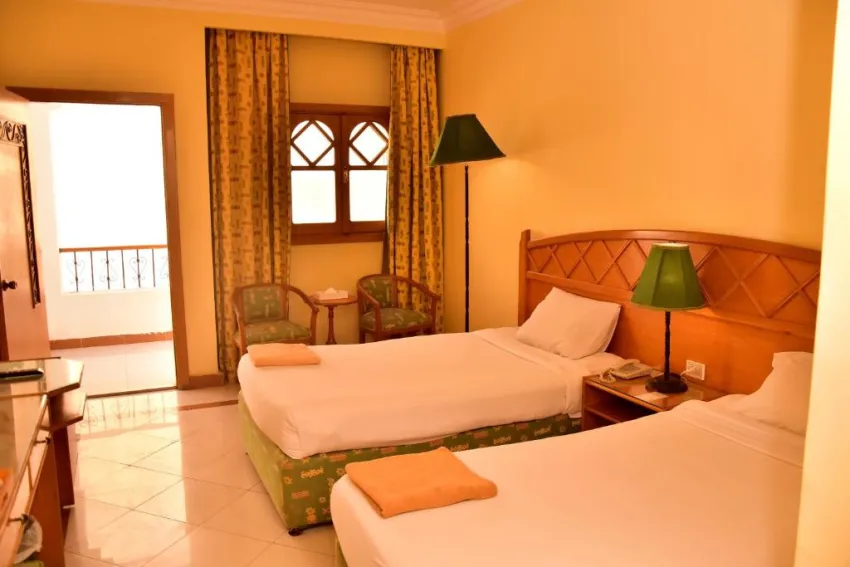 DIVE INN RESORT  4*-17